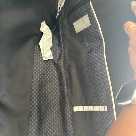 Prom Ready! Black Zara Men's Black Two-Piece Suit Jacket & Trousers - Picture 8 of 13